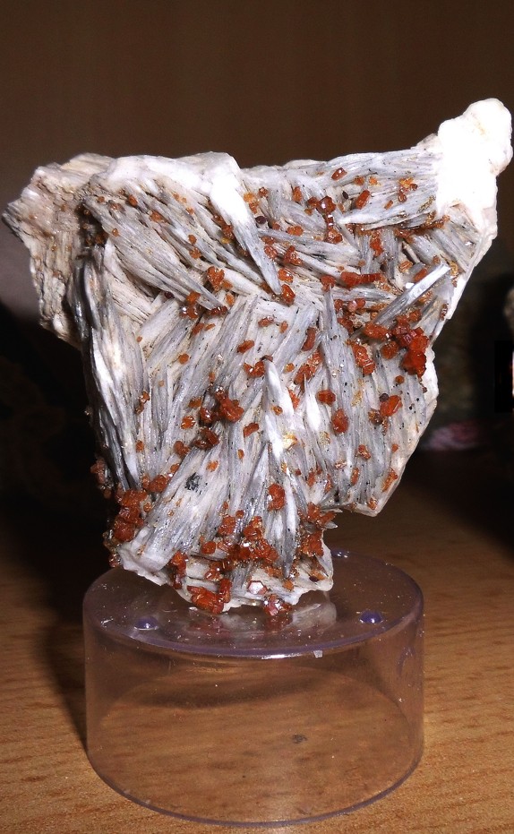 Baryt, neboli těživec - tabulkovité krystalky